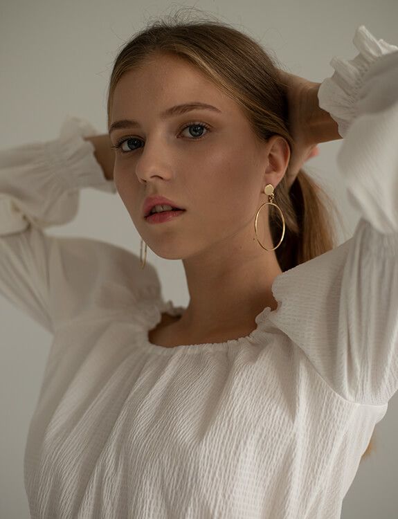 glamour retouching before example